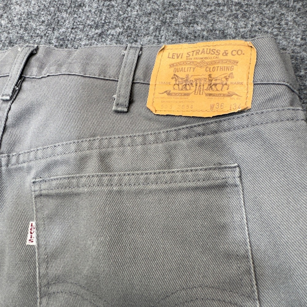 Vintage Levis 505 Jeans Mens 36x34 Gray USA Straight Leg Twill Pants Zip USA 80s